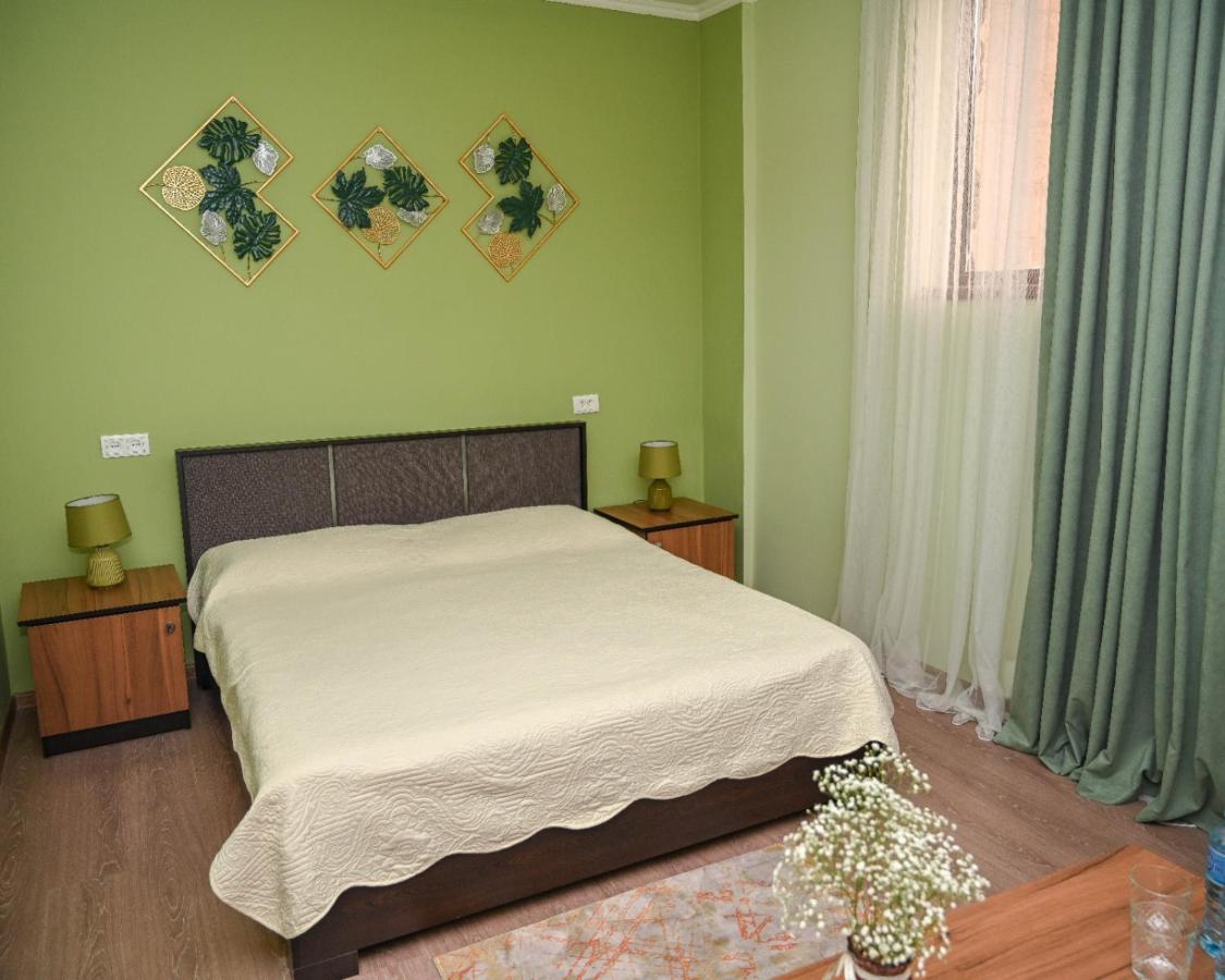 Sofia Hotel Єреван Екстер'єр фото