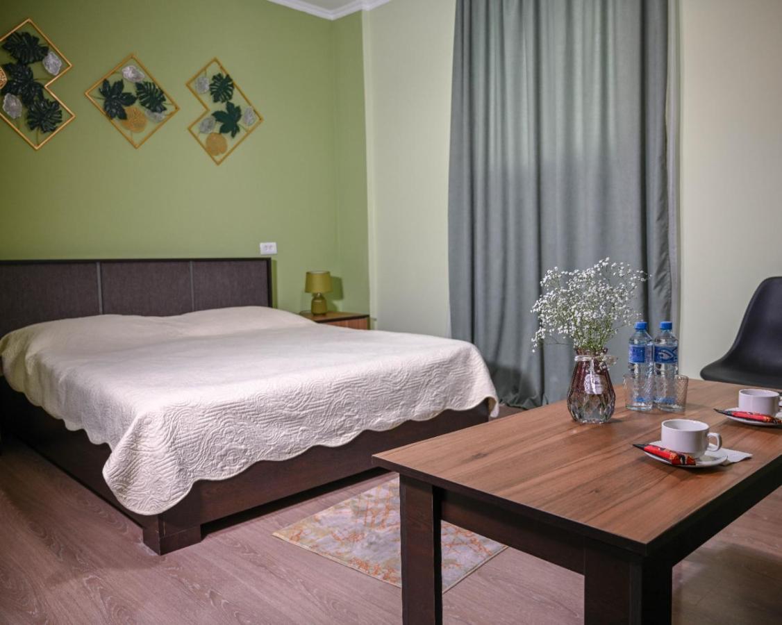 Sofia Hotel Єреван Екстер'єр фото